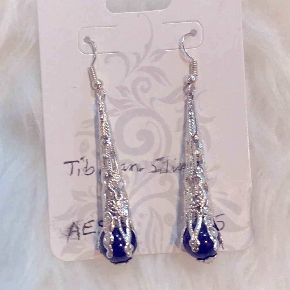 - New frozen winter earrings in silver and lapis